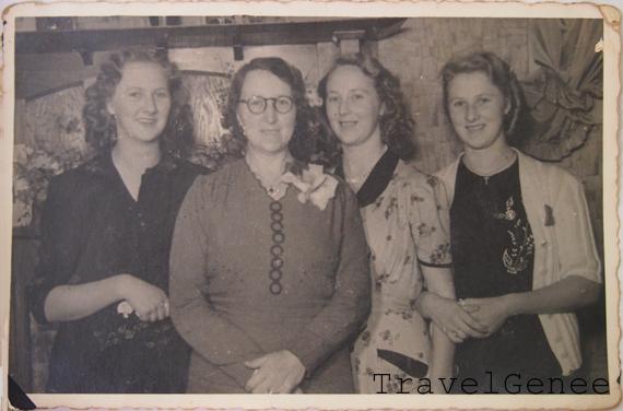 the-sisters-and-Nana